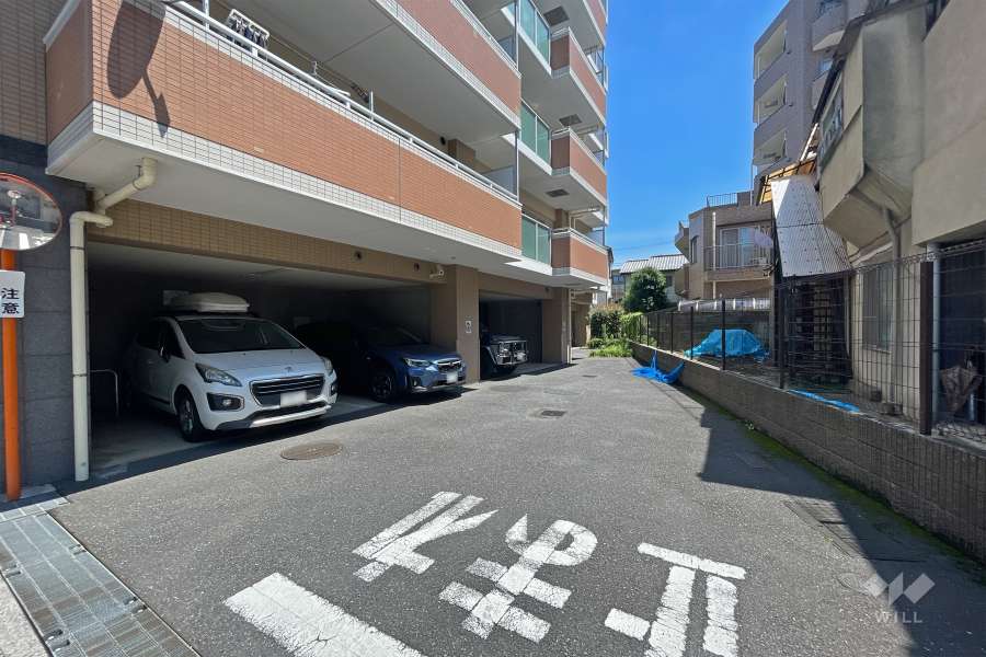 敷地内駐車場（屋内平面式）