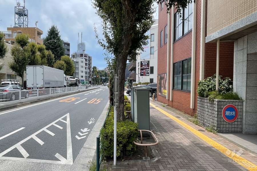 敷地南東側の前面道路