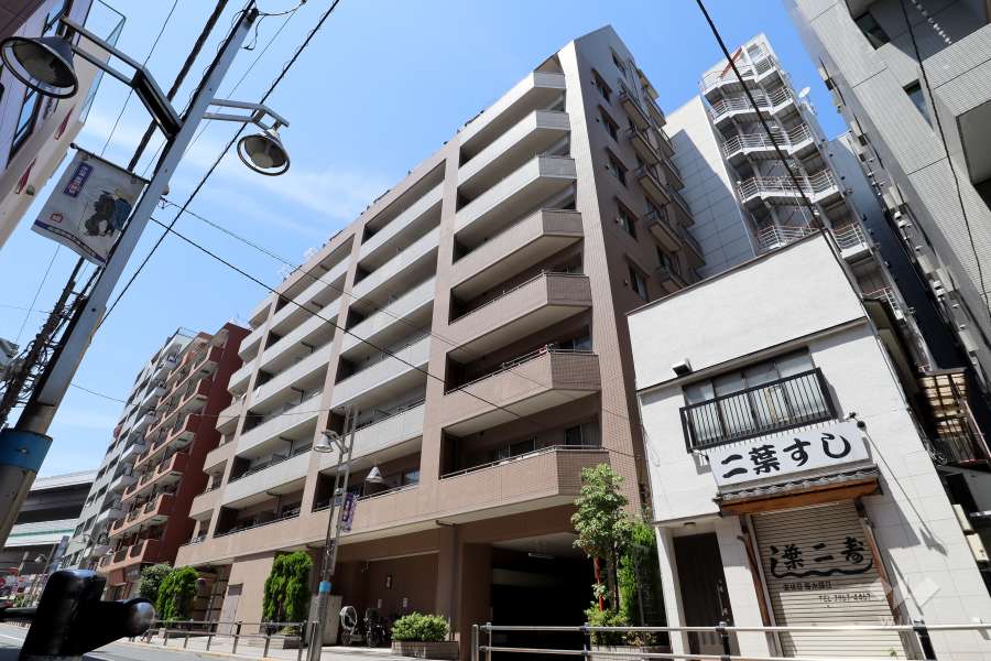 日神パレステージ新板橋の外観（南東側から）
