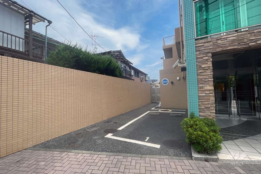 敷地内駐車場（屋外平面式）