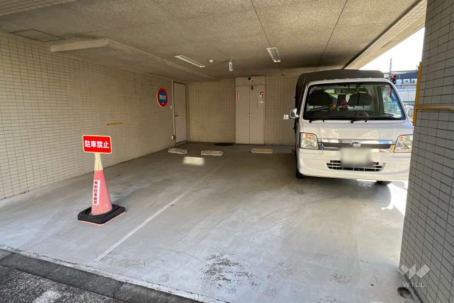 敷地内駐車場（屋内平面式）