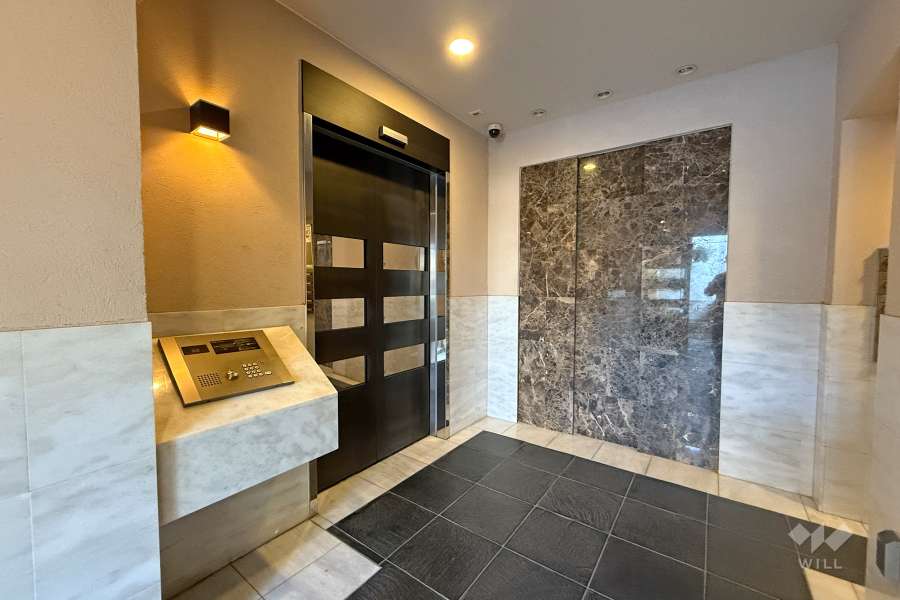 エントランスはオートロック付きです。