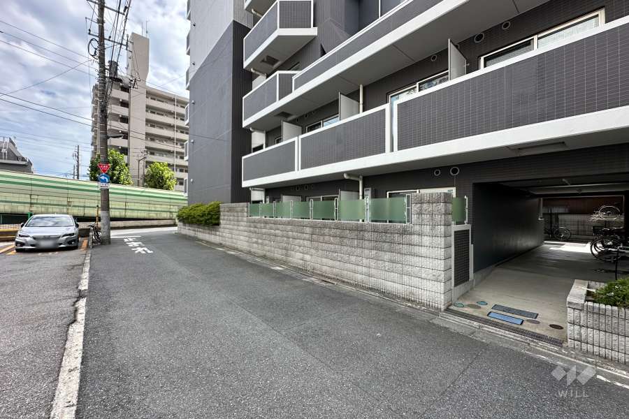 敷地東側の前面道路