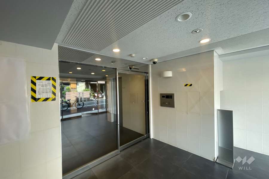 エントランスはオートロック付きです。あ