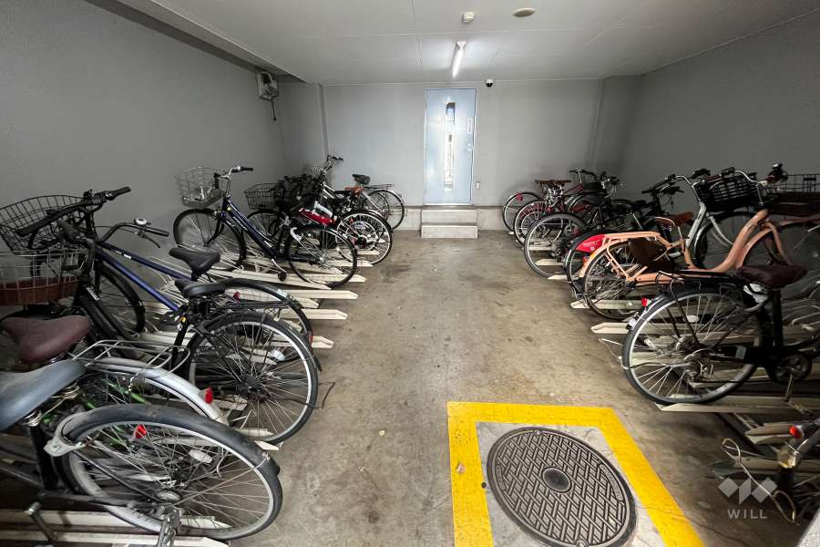 屋内に設けられた駐輪場