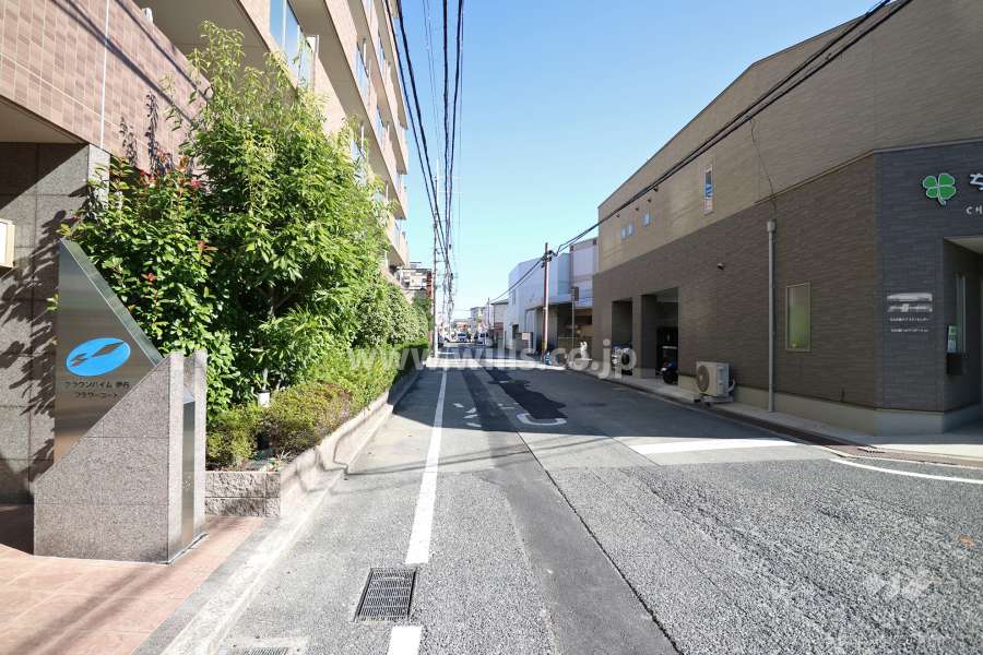 敷地南東側の前面道路