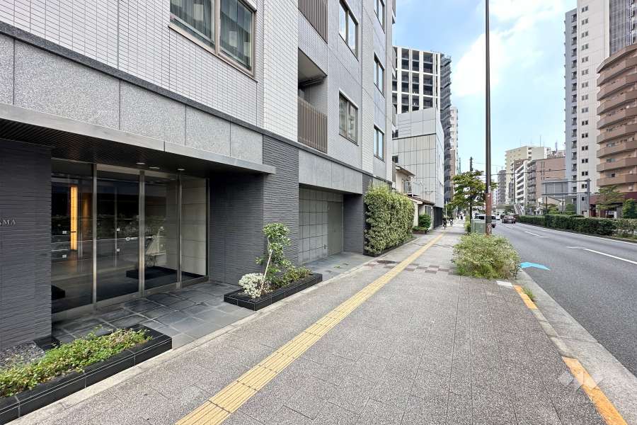 敷地南西側の前面道路