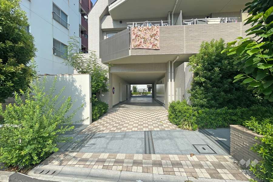 駐車場の出入り口