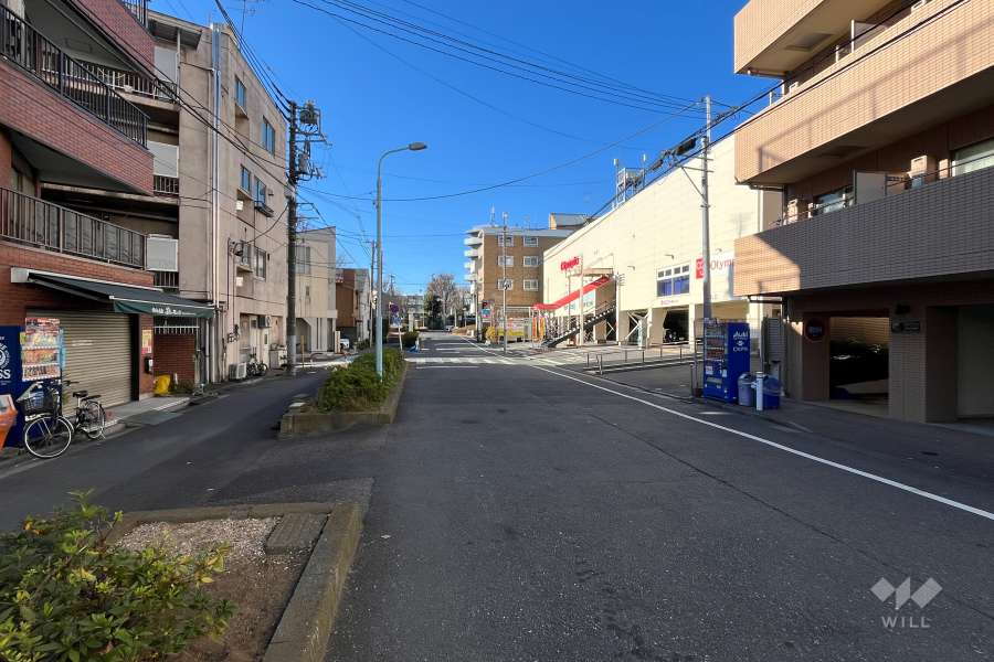 敷地南東側の前面道路