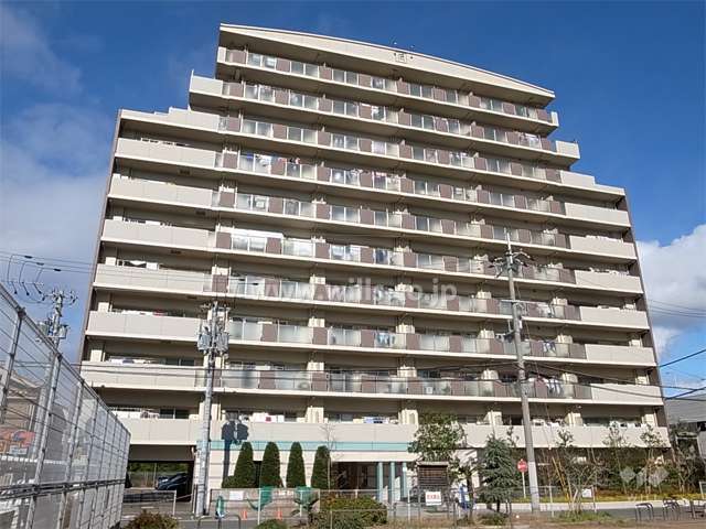 エステムコート伊丹サントアーリオの外観（南側から）