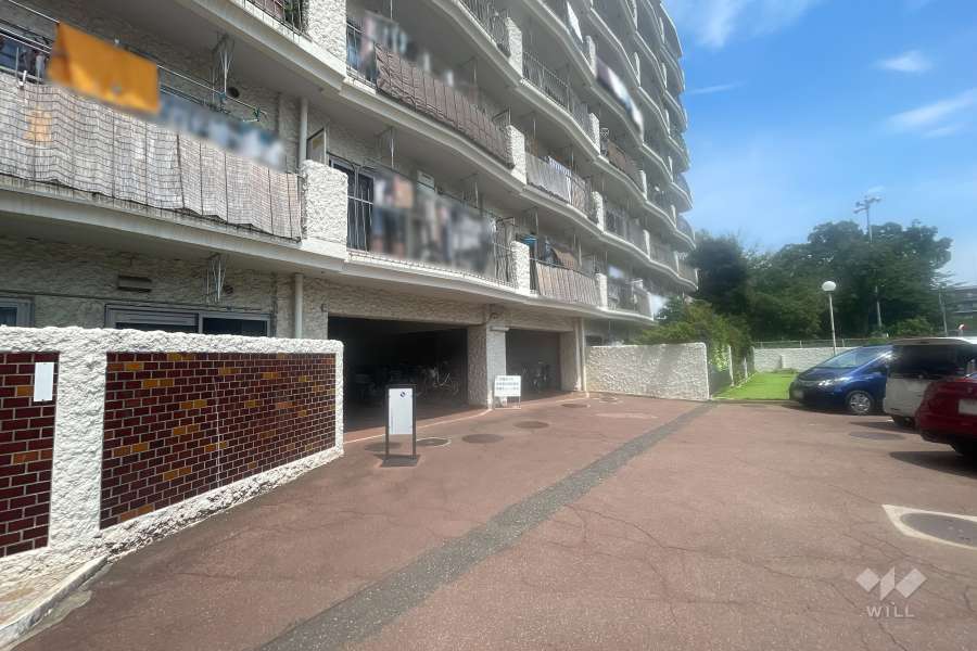 駐車場の出入り口　