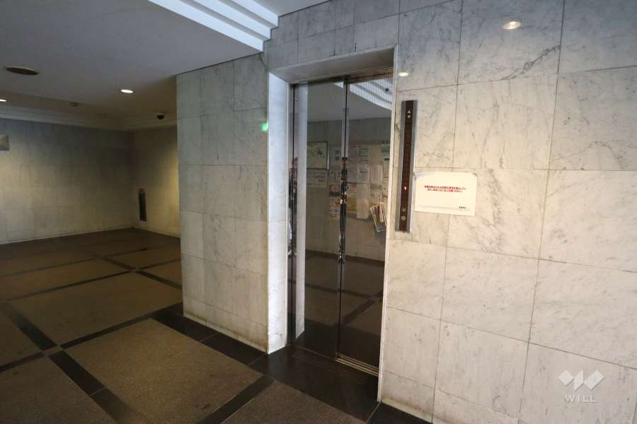 共用のエレベーター