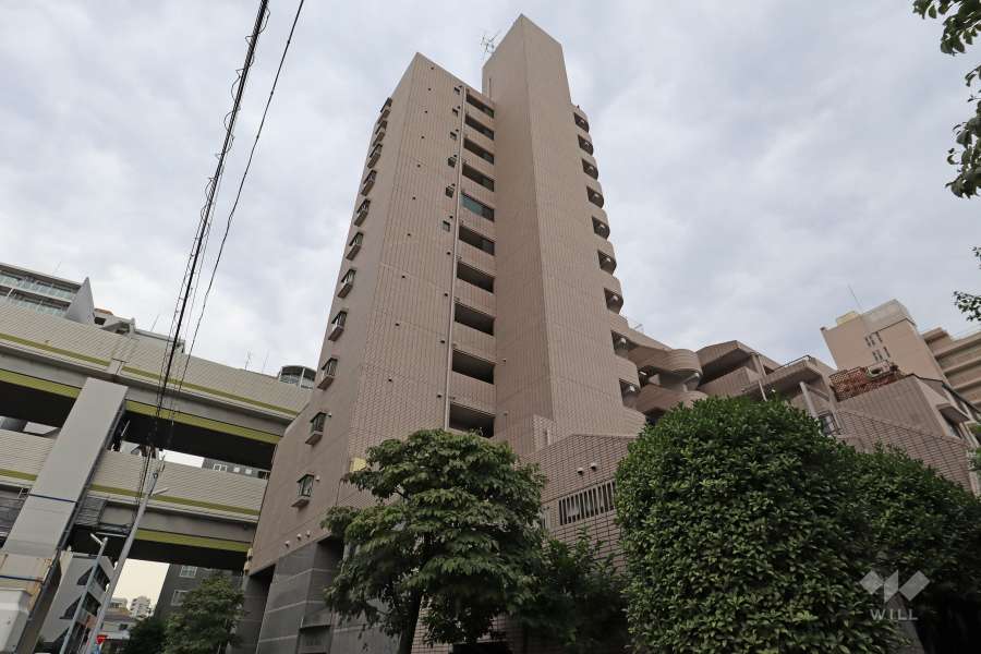 ゲオ・タワー池袋の外観（北側から）