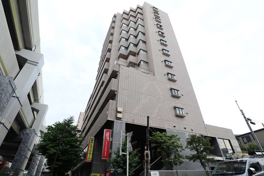 ゲオ・タワー池袋の外観（東側から）