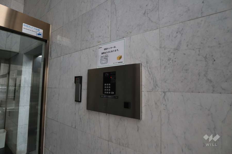 エントランスはオートロック付きです。