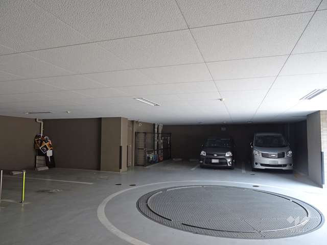 敷地内駐車場（屋内機械式）