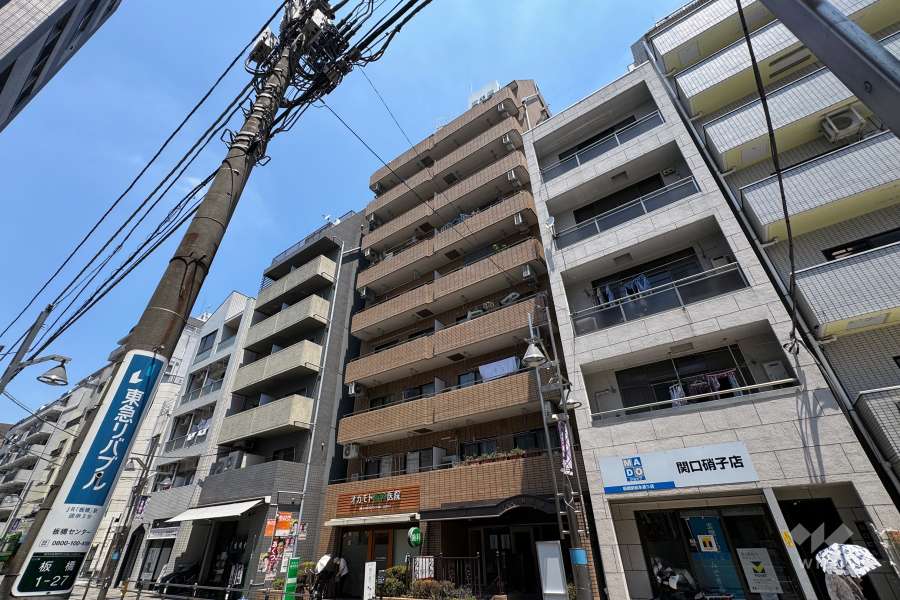 シャロン新板橋の外観（南東側から）