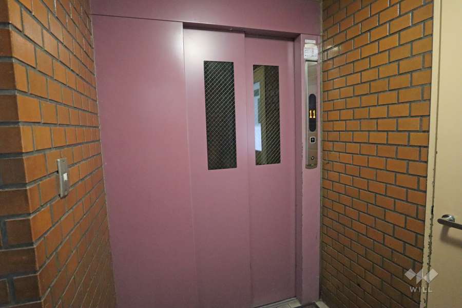 共用のエレベーター