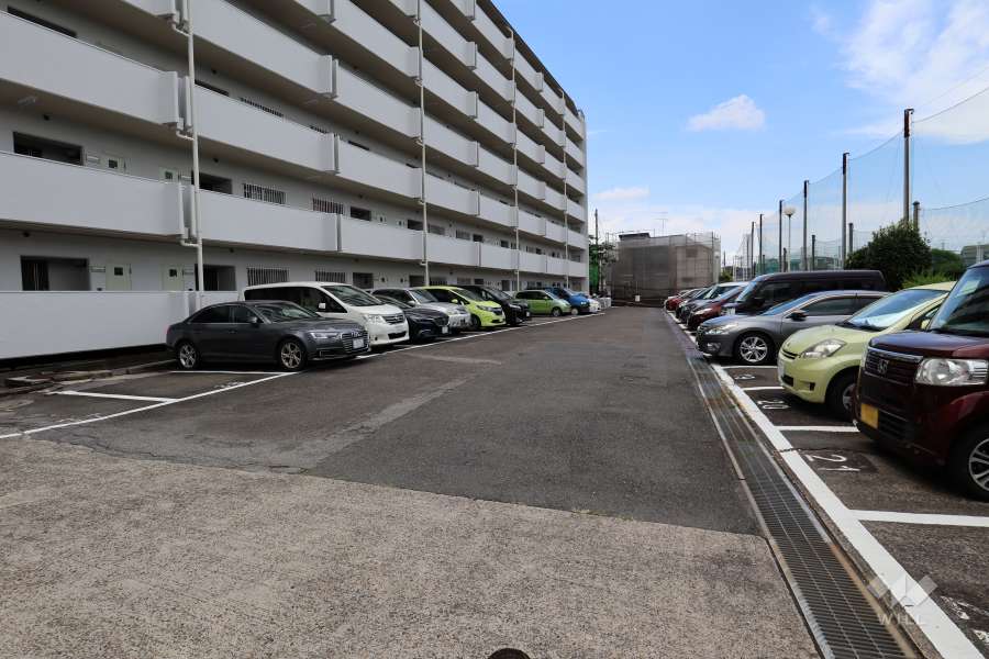 敷地内駐車場（屋外平面式）