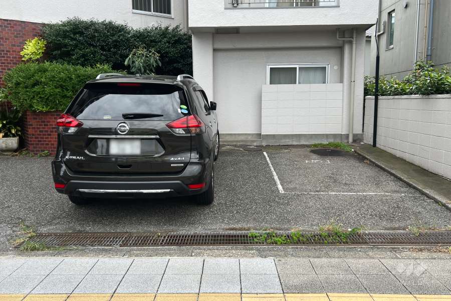 敷地内駐車場（屋外平面式）