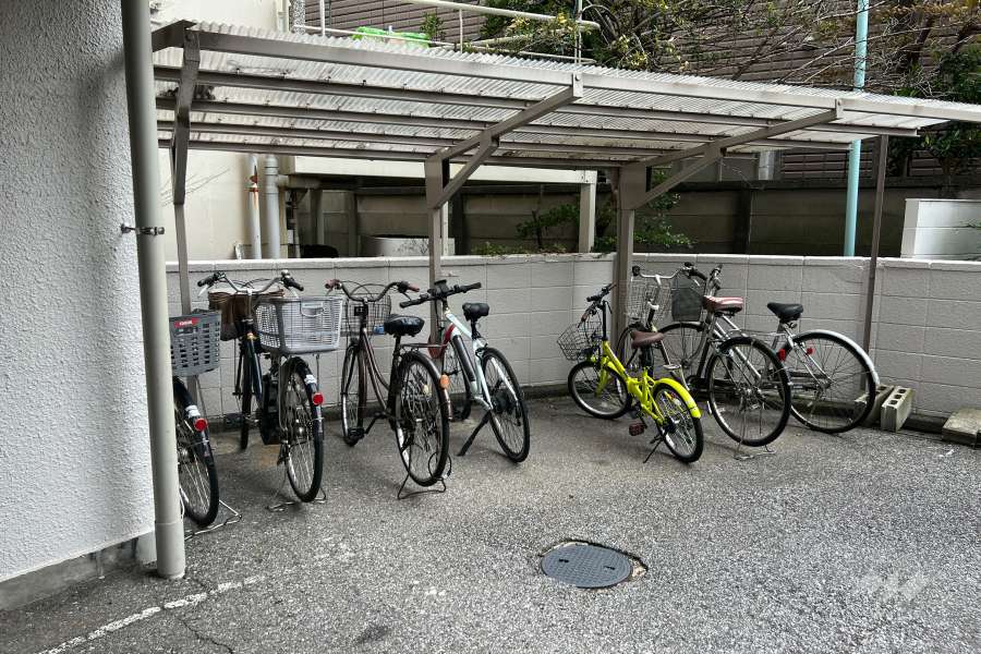 駐輪場（屋根付き）