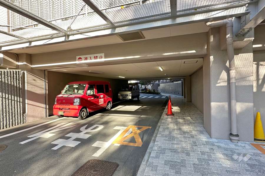 駐車場出入り口