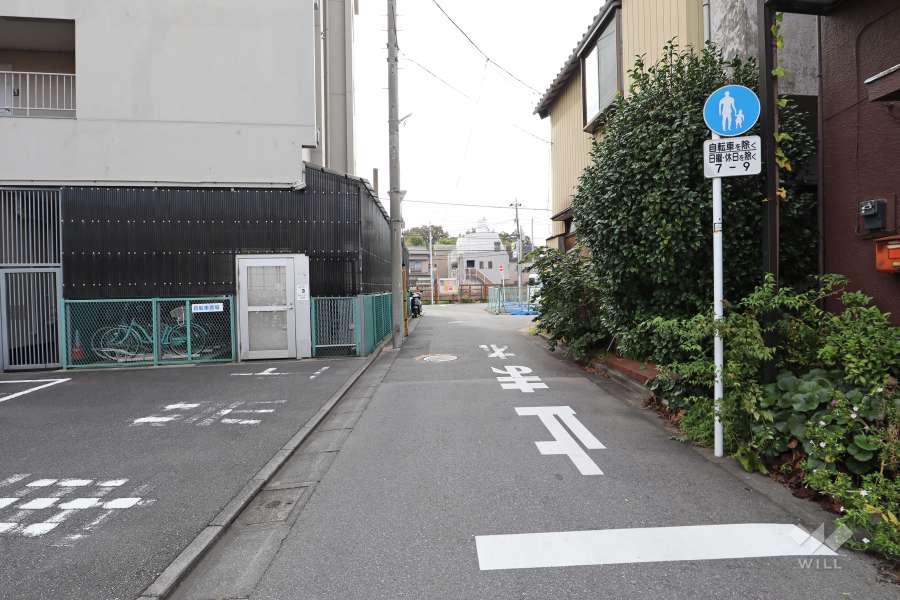 敷地西側の前面道路　　