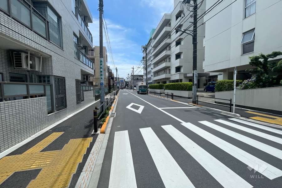 敷地北東側の前面道路　