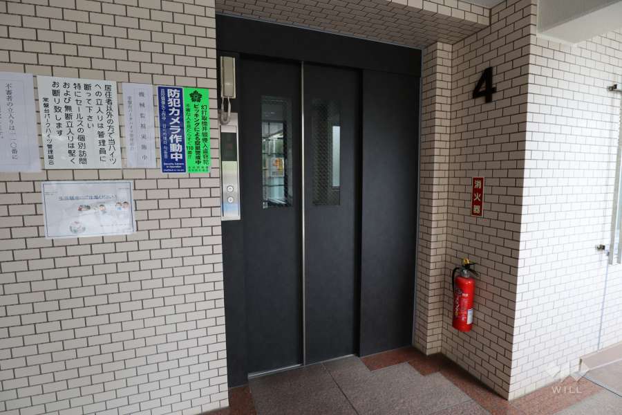 共用のエレベーター