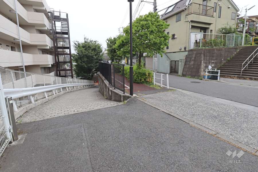 駐車場の出入り口