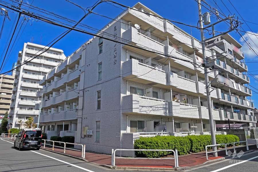 日神パレス西台の外観（南西側から）