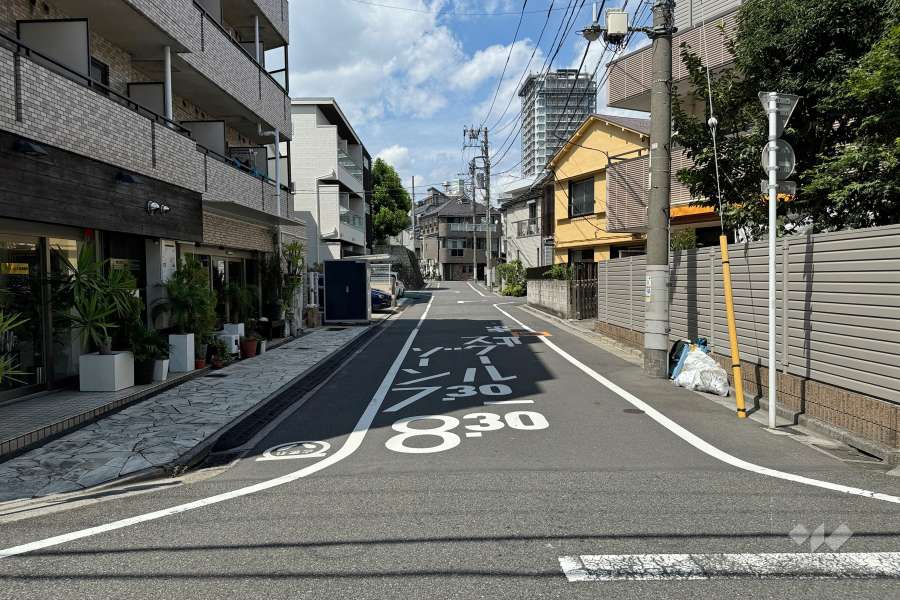 敷地東側の前面道路　