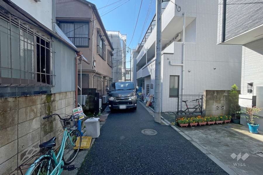 敷地北東側の前面道路