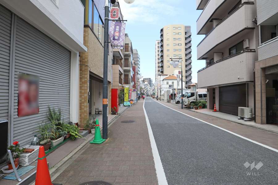 敷地北東側の前面道路　