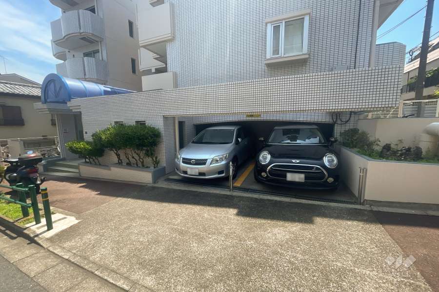 敷地内駐車場（屋内平面式）