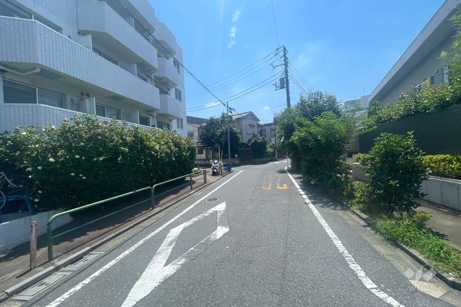 敷地南西側の前面道路　