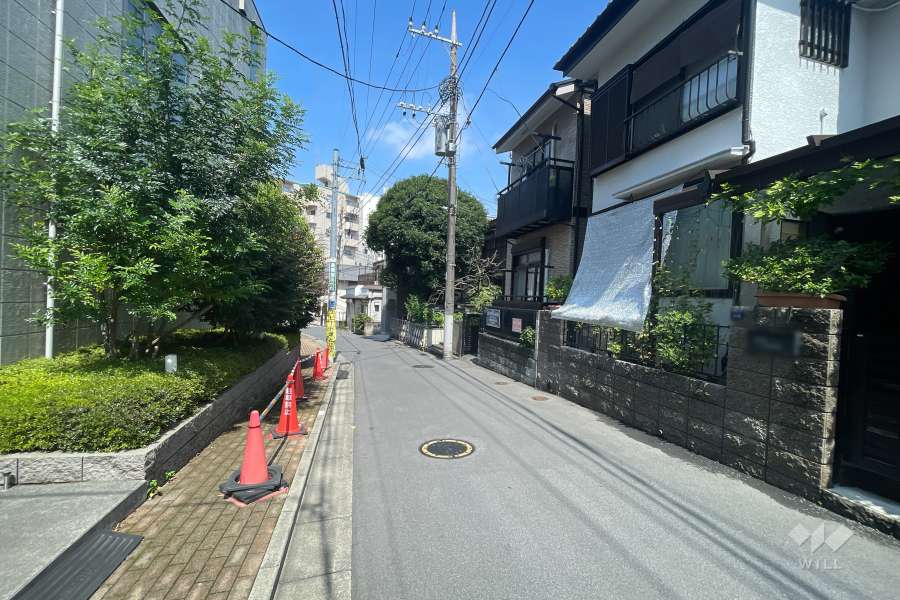 敷地北側の前面道路　