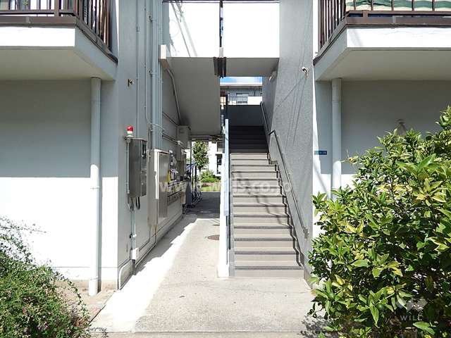 住戸入り口（共用ポスト）