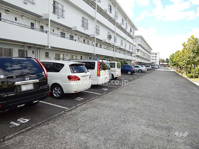 敷地内駐車場（屋外平面式）