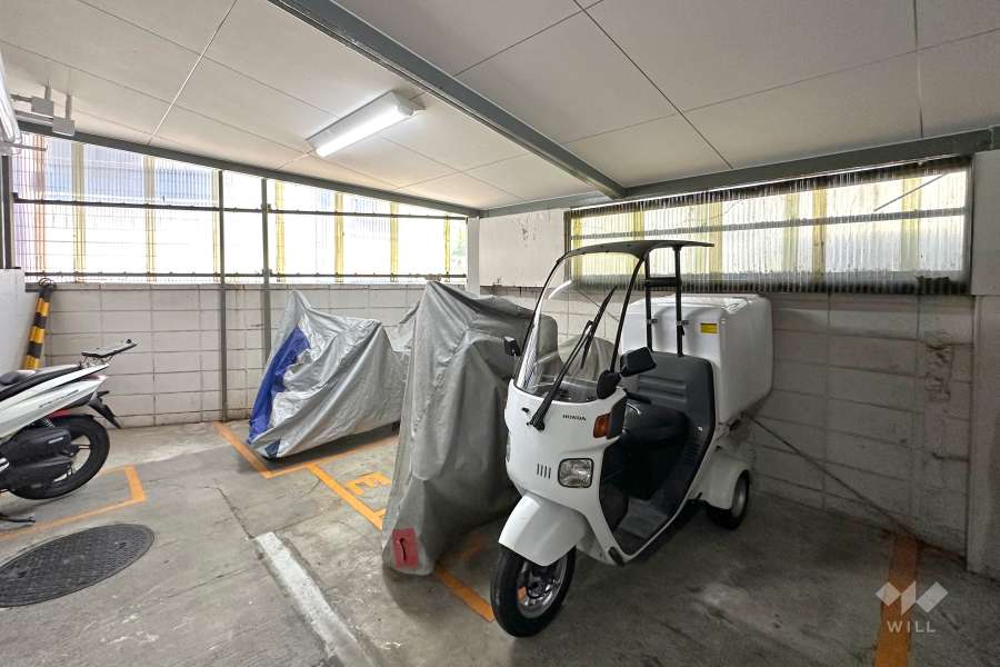 屋内に設けられたバイク置場
