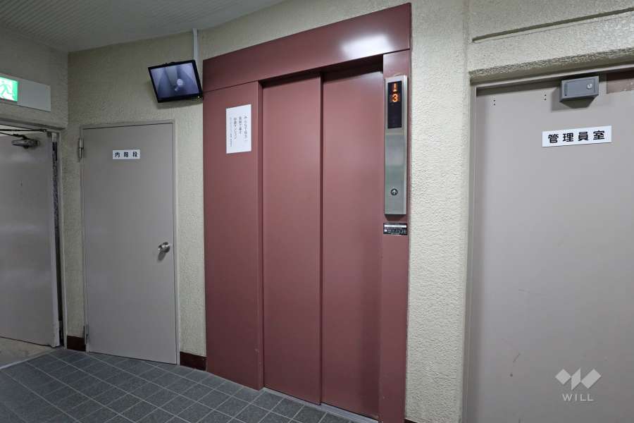 共用のエレベーター
