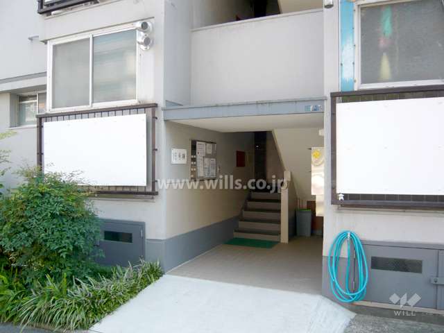 住戸入り口（共用ポスト）