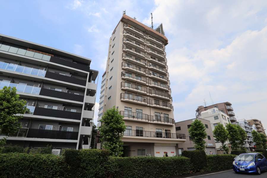 ライオンズマンション赤塚の外観（南西側から）