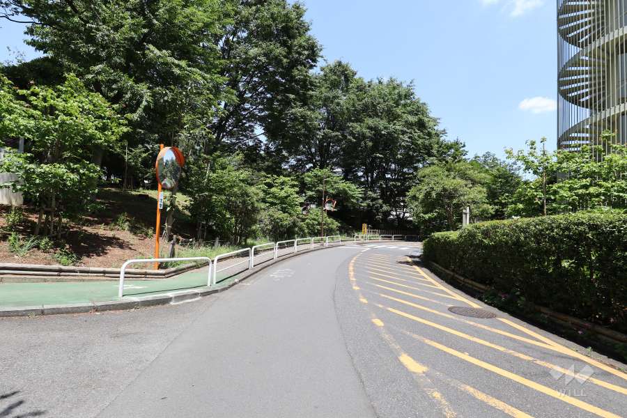 敷地の南東側前面道路　