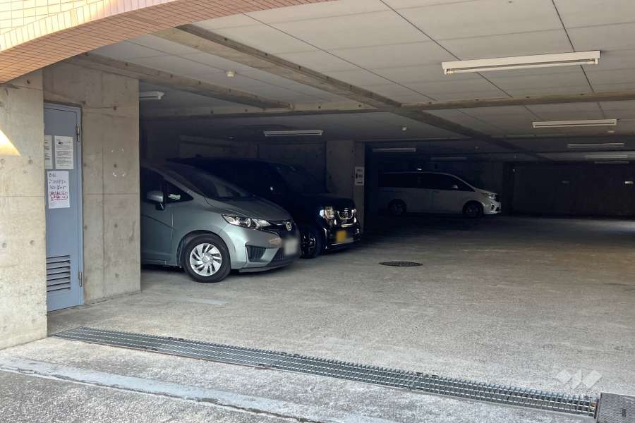 敷地内駐車場（屋内平面式）