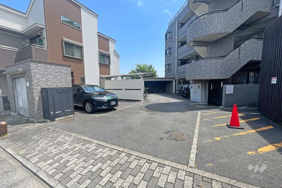 敷地内駐車場（屋外平面式）