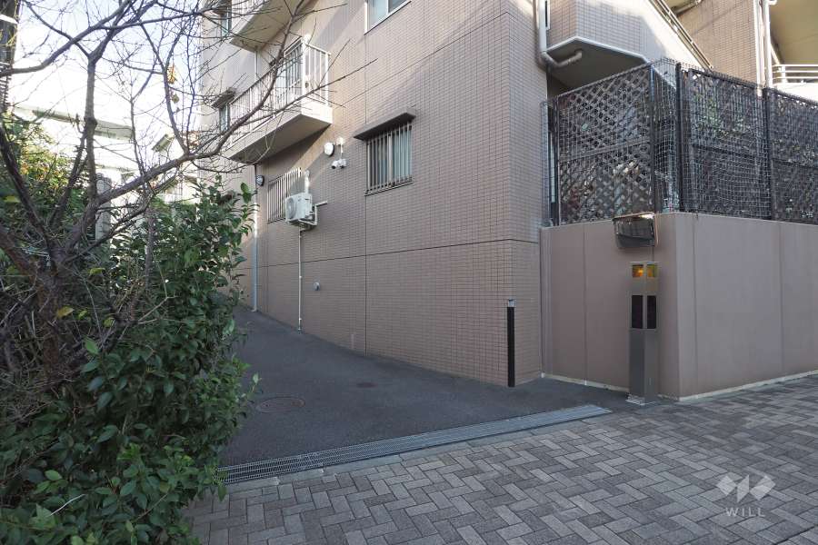 駐車場の出入り口