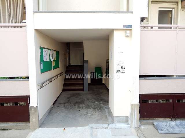 住戸入り口（共用ポスト）