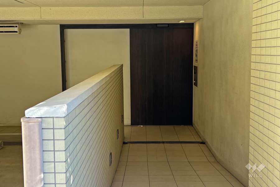 屋内駐輪場出入口