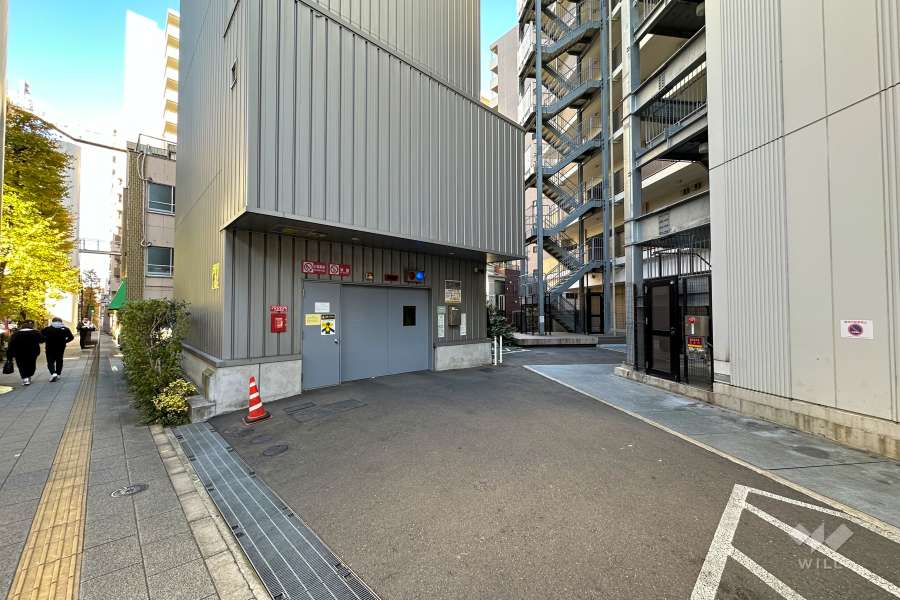 駐車場の出入り口　